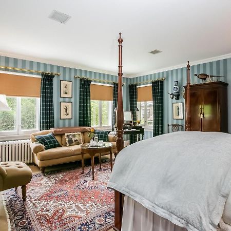 บิชอปส์ ฮอลล์ Bed & Breakfast โอ๊คพาร์ค ภายนอก รูปภาพ